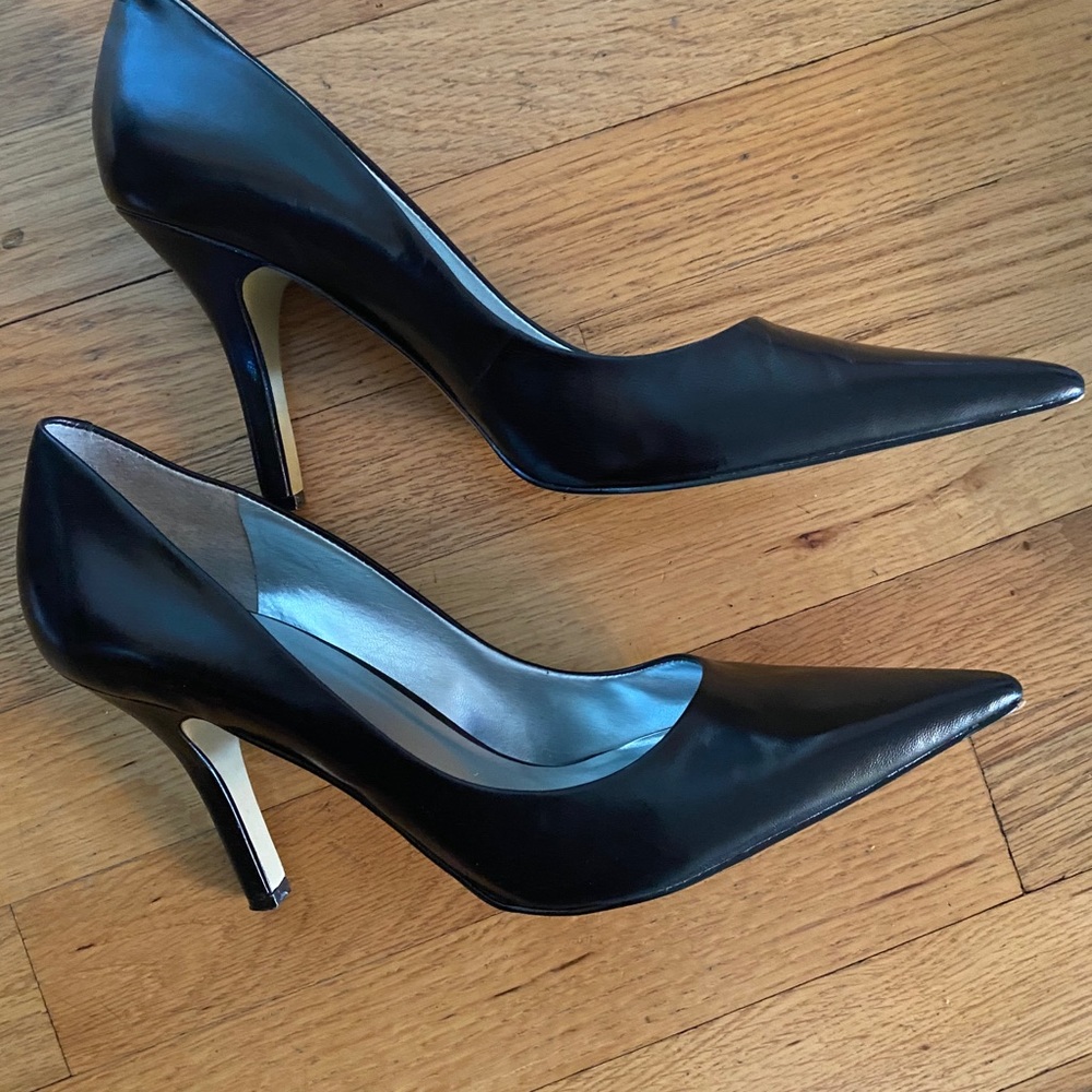 Simple Black Heels - Picture 3 of 6